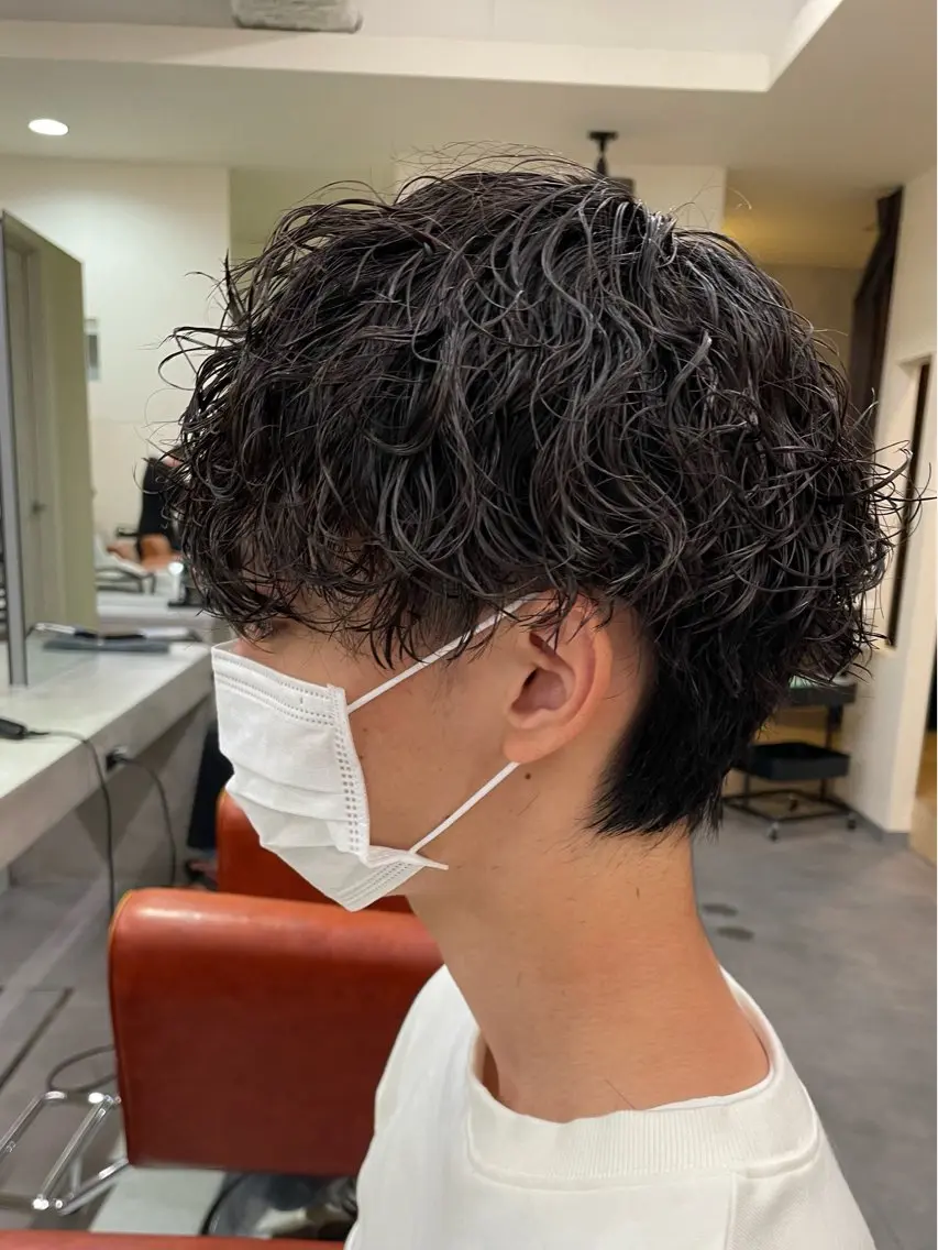 パーマ メンズ センターパート フェードカット マッシュ メンズパーマ メンズツイストパーマ カット パーマ 大阪メンズ 美容師井上智博のヘアスタイル