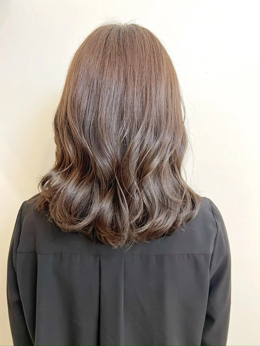 ミディアム ミディアムパーマ 韓国風ヘア カット ヘアカラー トリートメント コテ巻き風パーマ サトウタケル 表参道のヘアスタイル