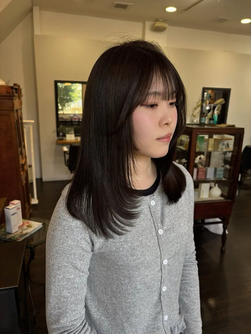 ロング 三國 栞音のヘアスタイル