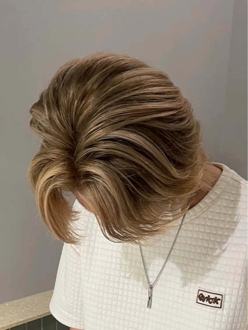 メンズ メンズハイトーン カット ヘアカラー 中川 稜のヘアスタイル