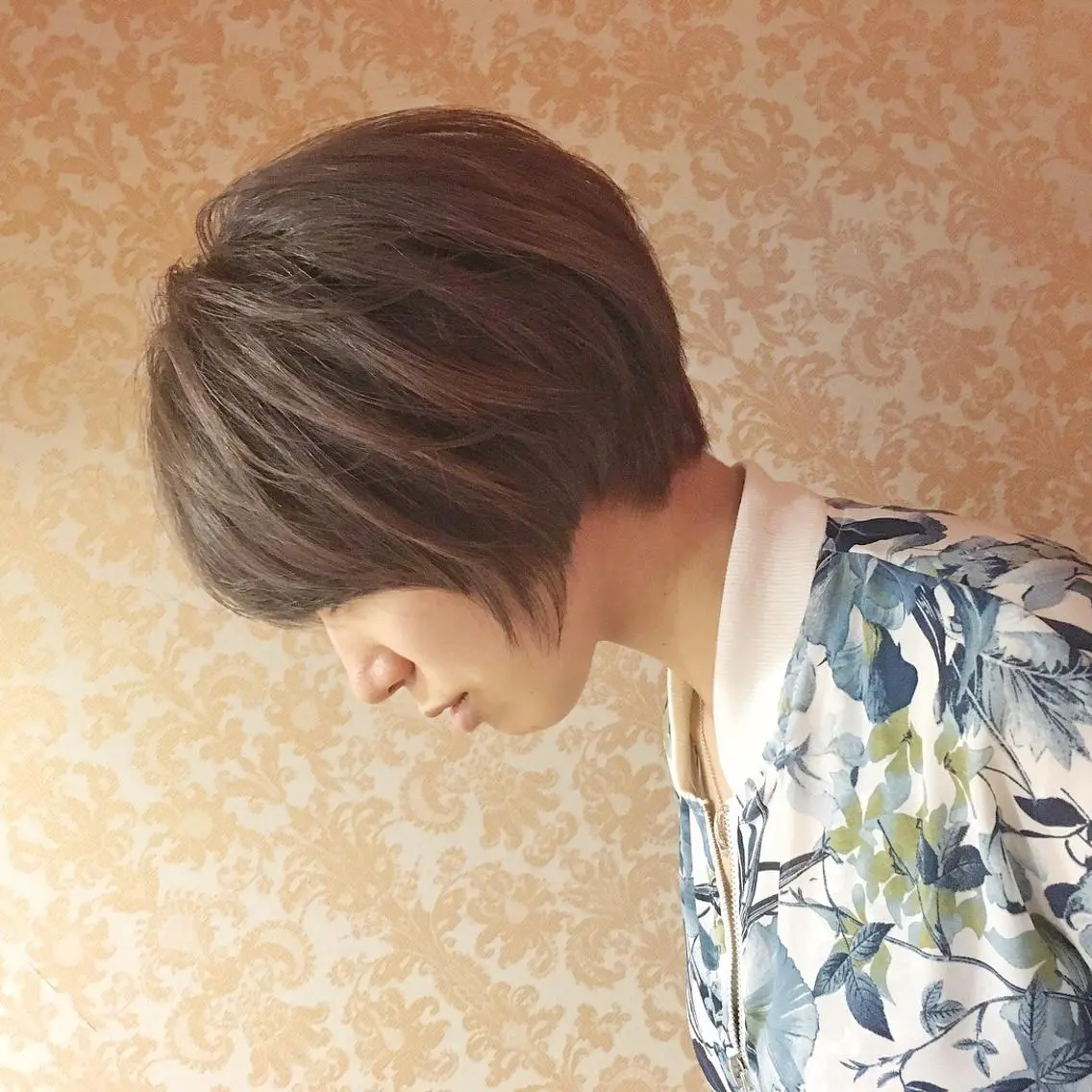 ショート カラー 北川大輔🌟 小顔レイヤーカットのヘアスタイル
