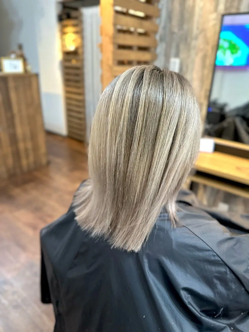 ミディアム カラー カット ヘアカラー トリートメント Luzir⭐︎ GEN⭐︎のヘアスタイル