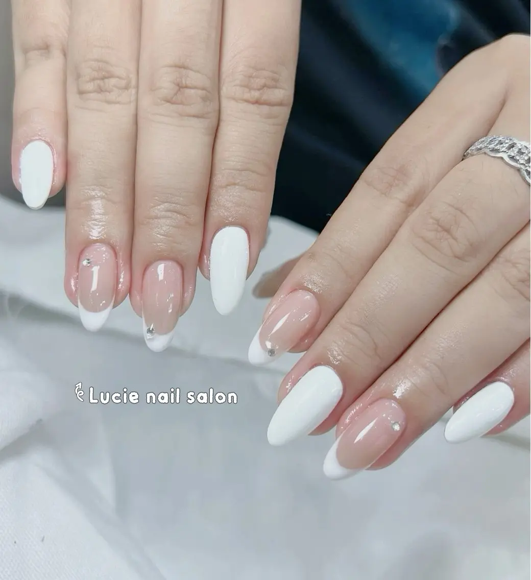 ネイル フレンチネイル ジェルネイル グラデーション 持ち込み オフィスネイル ハンドネイル LUCIE NAILのネイルデザイン