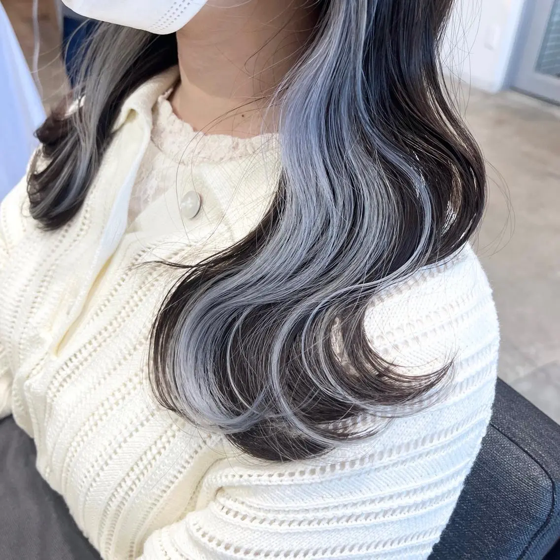 ミディアム カラー シルバー ホワイトシルバー ヘアカラー 🌷レイヤーカット/ フルキシオリ🌷のヘアスタイル