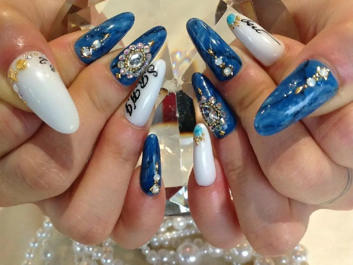 ネイル ロング スカルプネイル ･:*+.✳︎˚✧₊ MAKI NAILのネイルデザイン