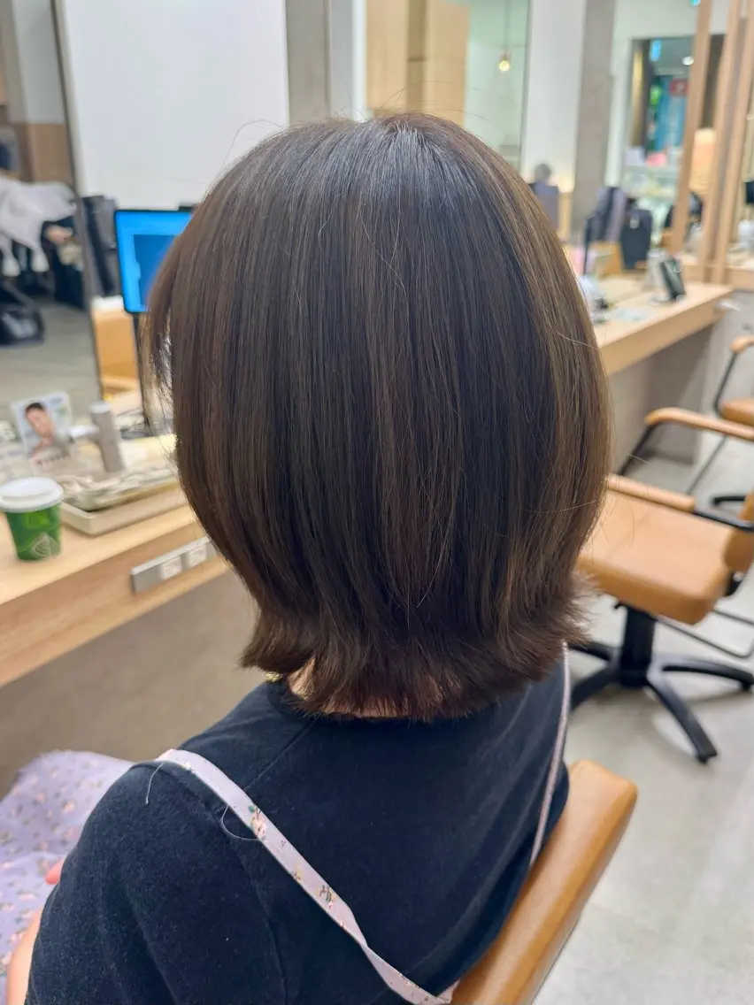 ミディアム カラー ブラウンカラー ナチュラルブラウン ボブ くびれヘア カット ヘアカラー けー すけのヘアスタイル