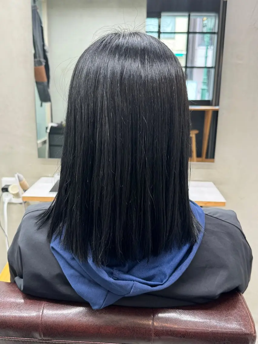 ミディアム カット ヘアカラー 縮毛矯正 トリートメント 新宿 /髪質改善/ レイヤー/ヒュウガのヘアスタイル