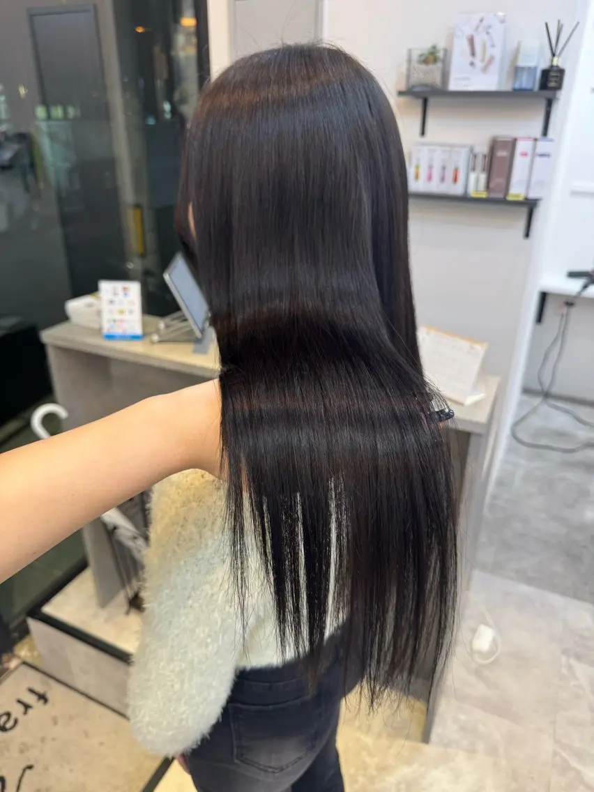 【minimo限定🎀梅雨にぴったり】カット+艶髪縮毛矯正+高保湿トリートメントの写真
