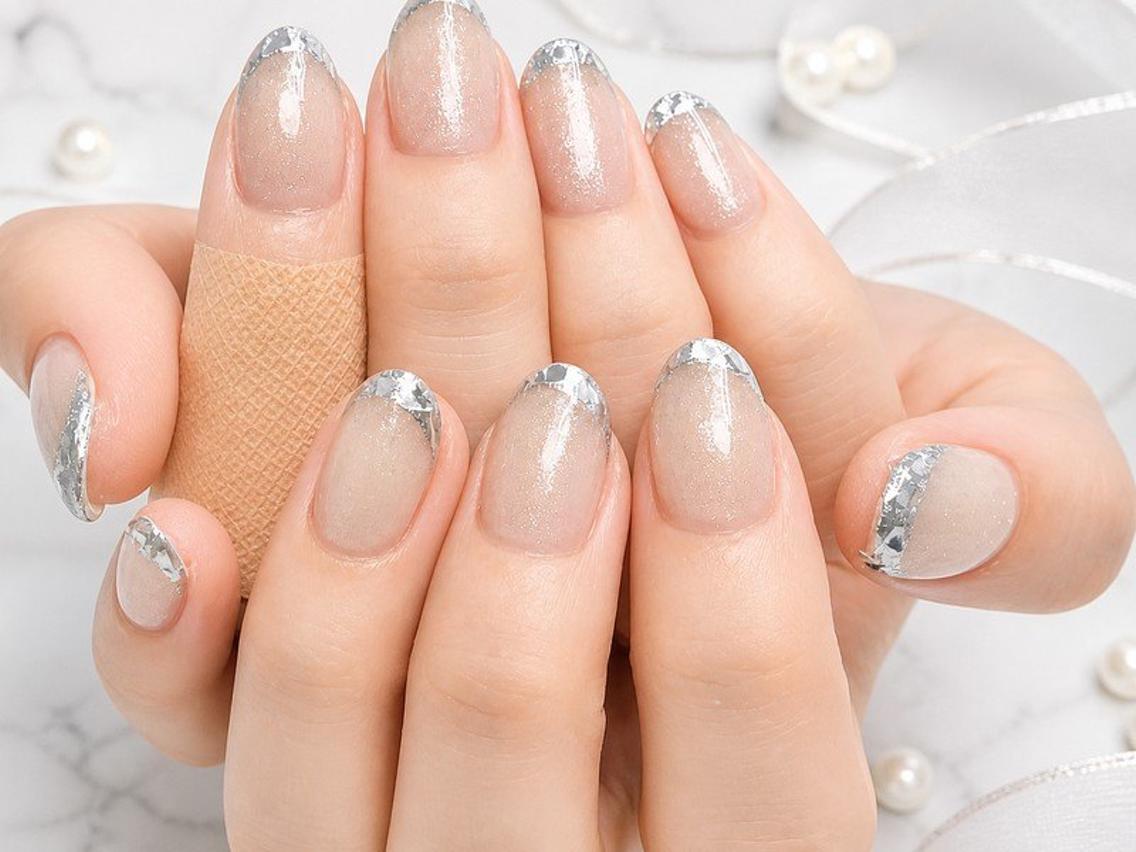 ネイル フレンチネイル ガラスフレンチ ハンドネイル Lili Nail Studio西荻窪店のネイルデザイン