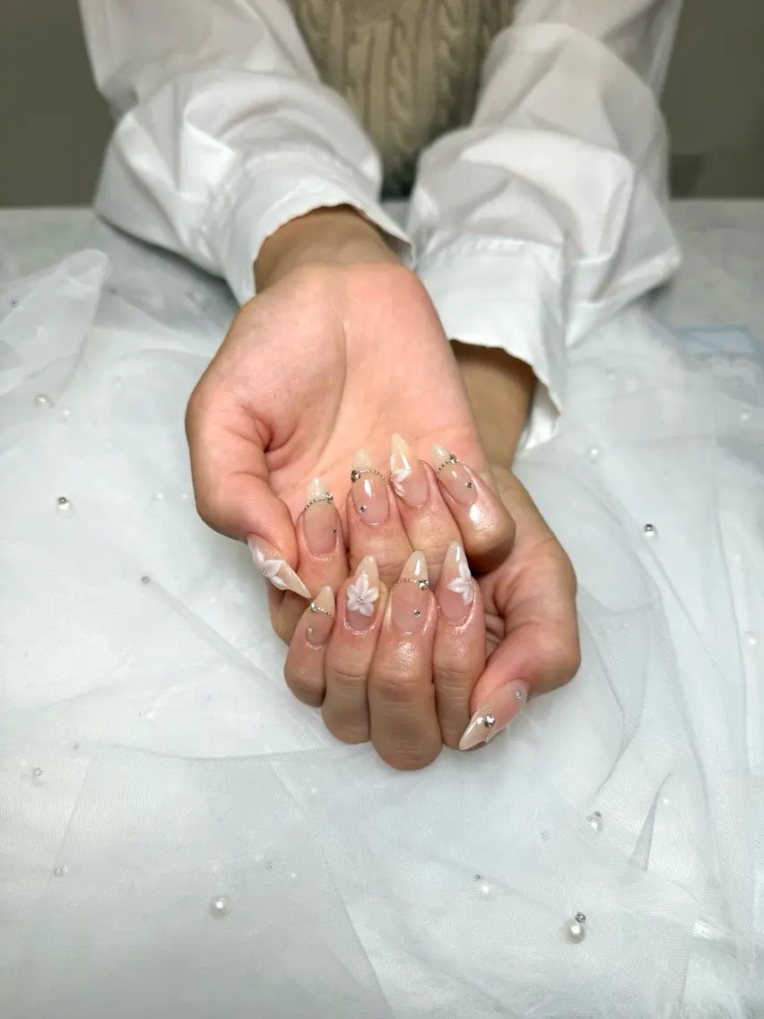 ネイル チークネイル ドット フレンチネイル グラデーション 韓国ネイル ハンドネイル ハンドケア Aria Nail Beautyのネイルデザイン