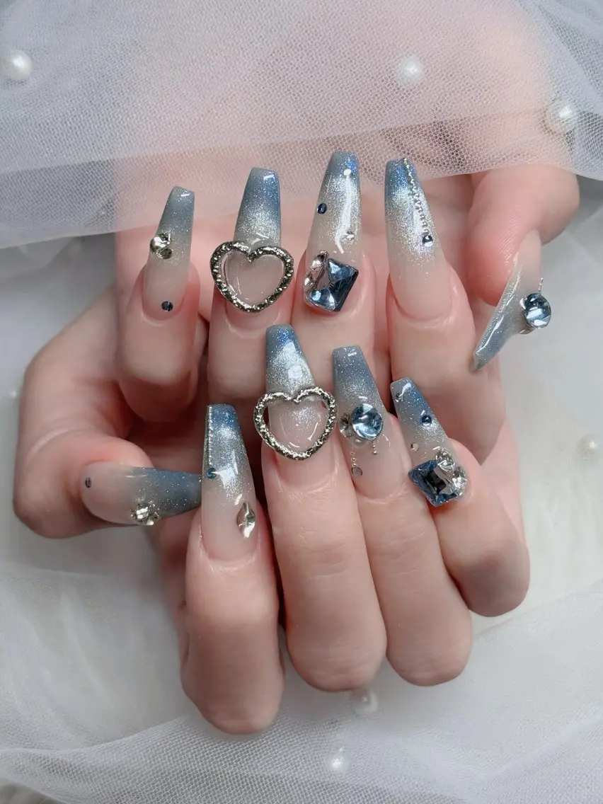 ネイル オーロラネイル フレンチネイル ジェルネイル ハロウィン 韓国ネイル ハンドネイル neco H.babynailのネイルデザイン
