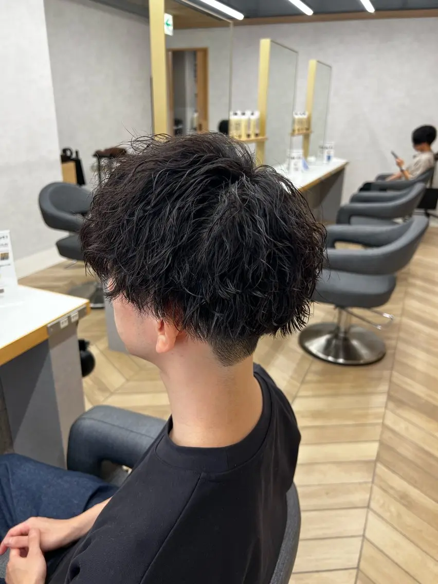 ショート パーマ メンズ メンズパーマ ツイストスパイラルパーマ スパイラルパーマ 🏅メンズ特化 ヤマクラ タイキのヘアスタイル