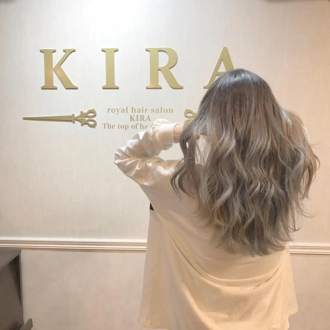 セミロング 金澤 愛のヘアスタイル