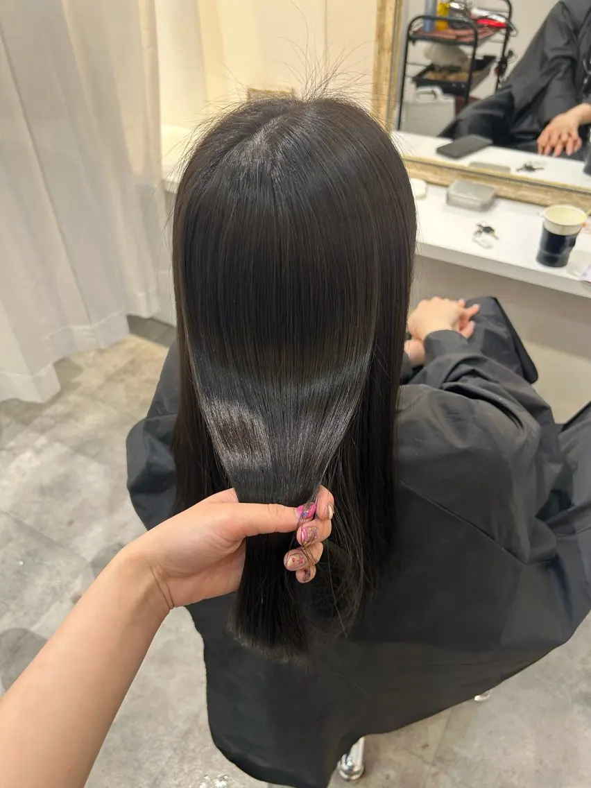 ロング 西山 るいのヘアスタイル