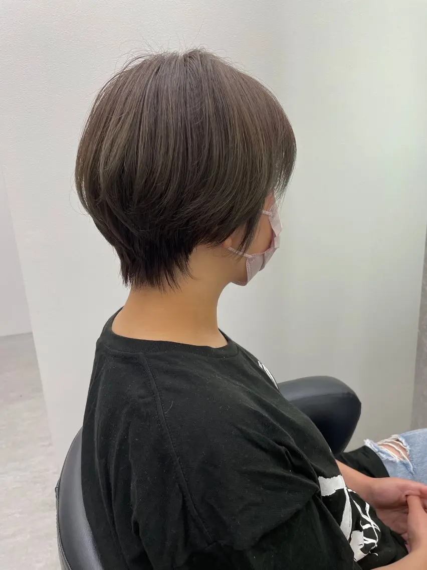 ショート 伸ばしかけ ショートヘア カット 新村 華奈絵のヘアスタイル