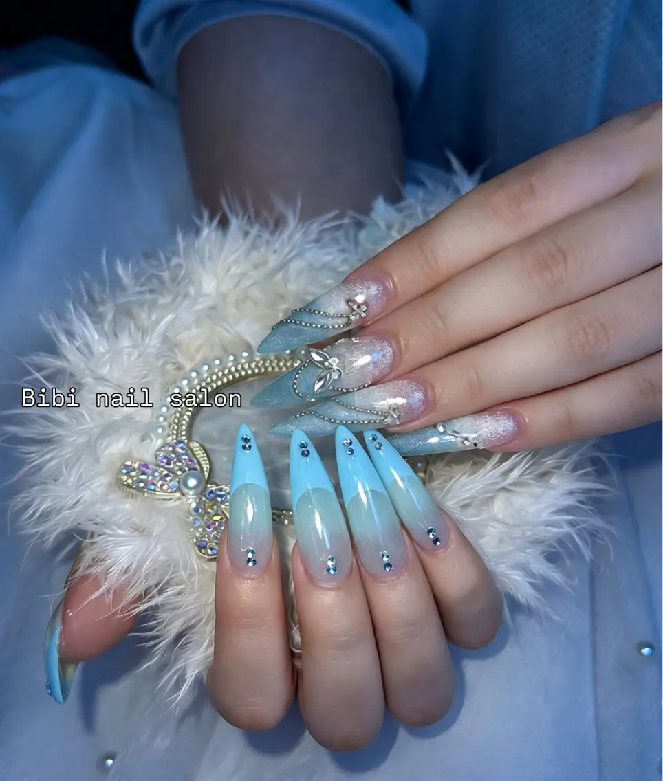 セミロング ハンドネイル Bibi nail Osakaのネイルデザイン
