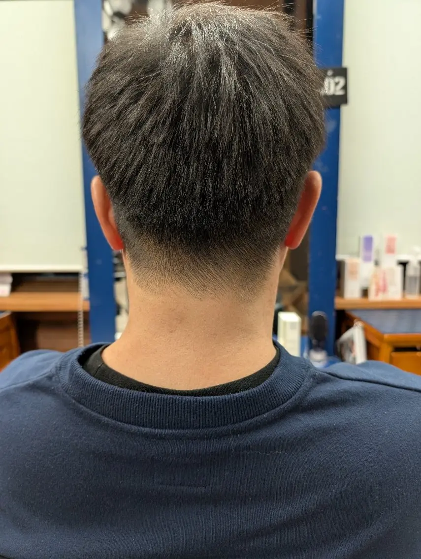 ショート メンズ 刈り上げ カット 本田 圭輔のヘアスタイル