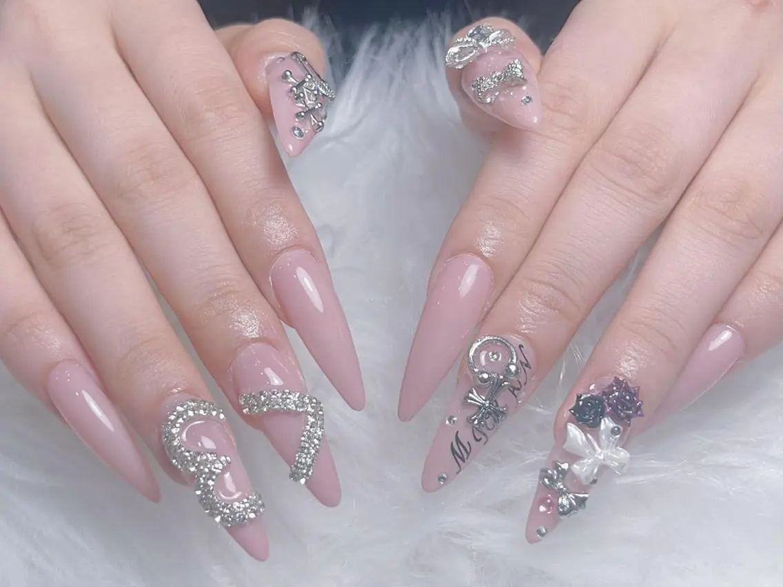 ネイル オーロラネイル 長さ出し フットネイル フレンチネイル ジェルネイル ハンドネイル アンアンBelle Nail 池袋のネイルデザイン
