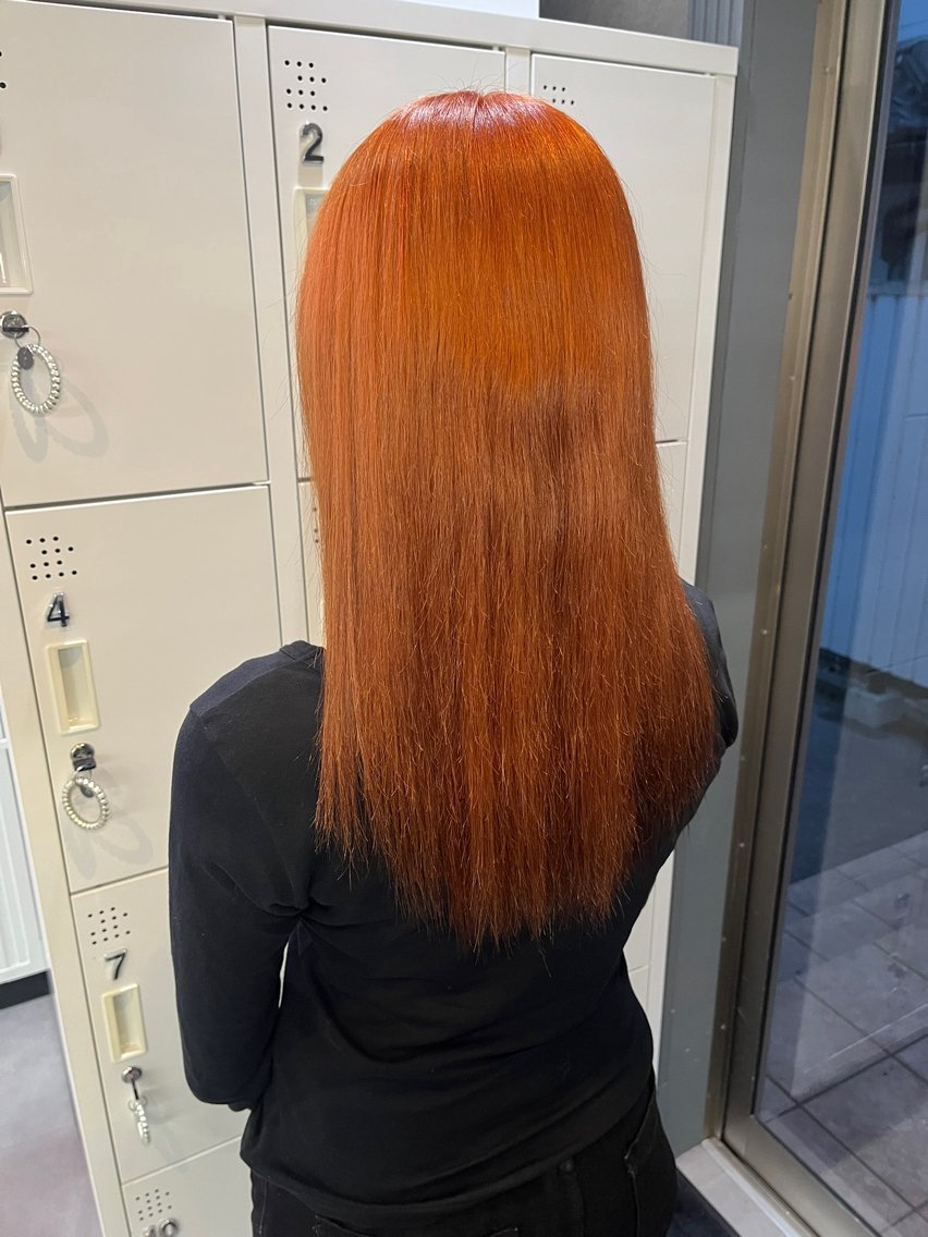 ロング カラー ブリーチ オレンジ ヘアカラー 松井 咲樹のヘアスタイル
