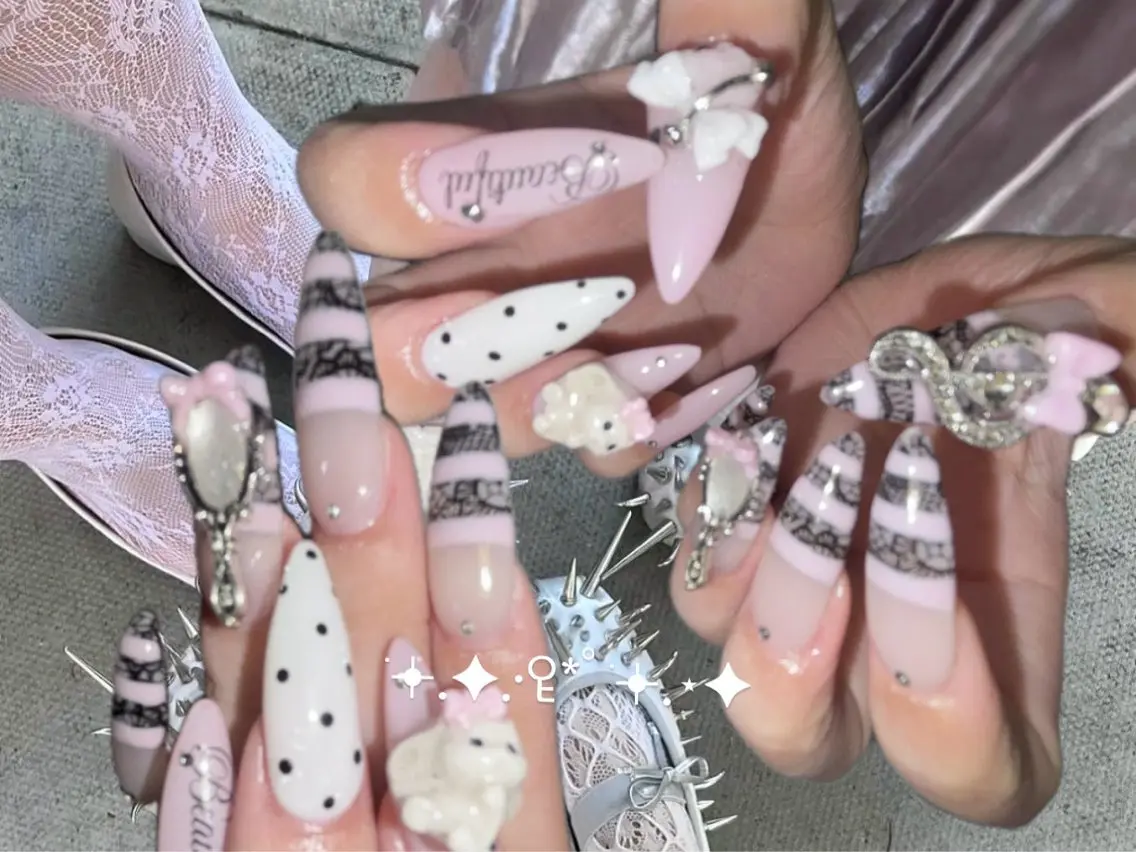 【オフあり】full art🍓の写真