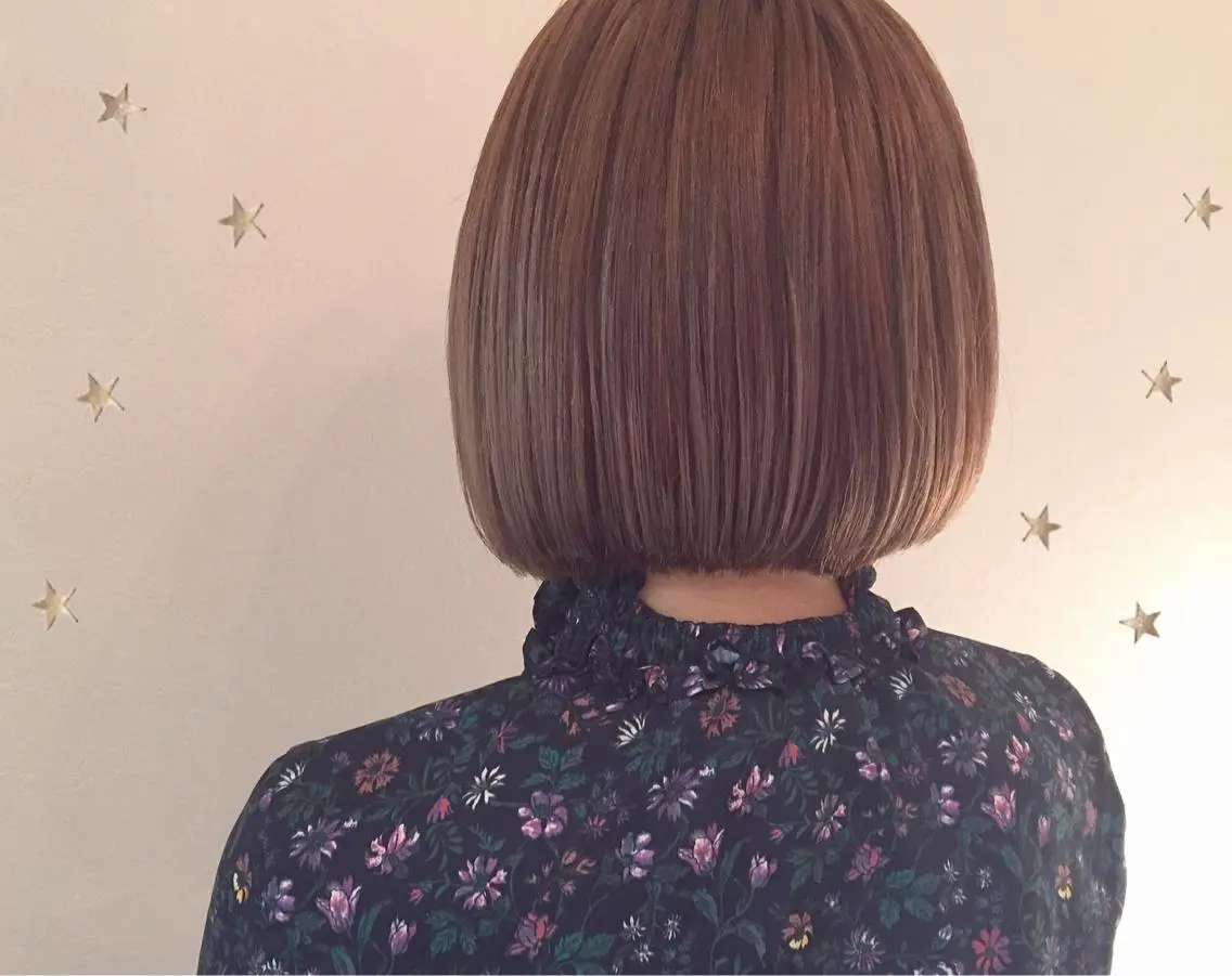 ショート ラベンダーブラウン ボブ 市川 千夏のヘアスタイル
