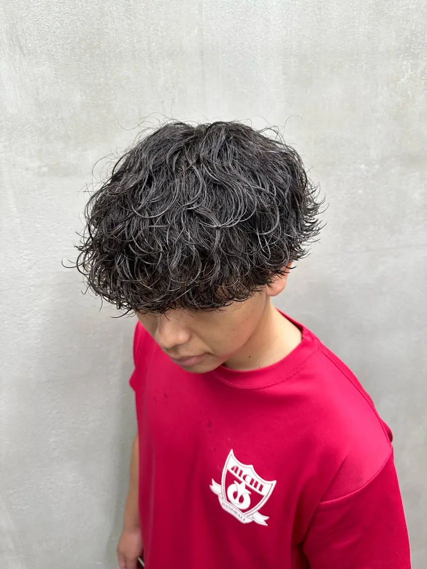 パーマ メンズ メンズパーマ 波巻きパーマ 山本 莉人のヘアスタイル