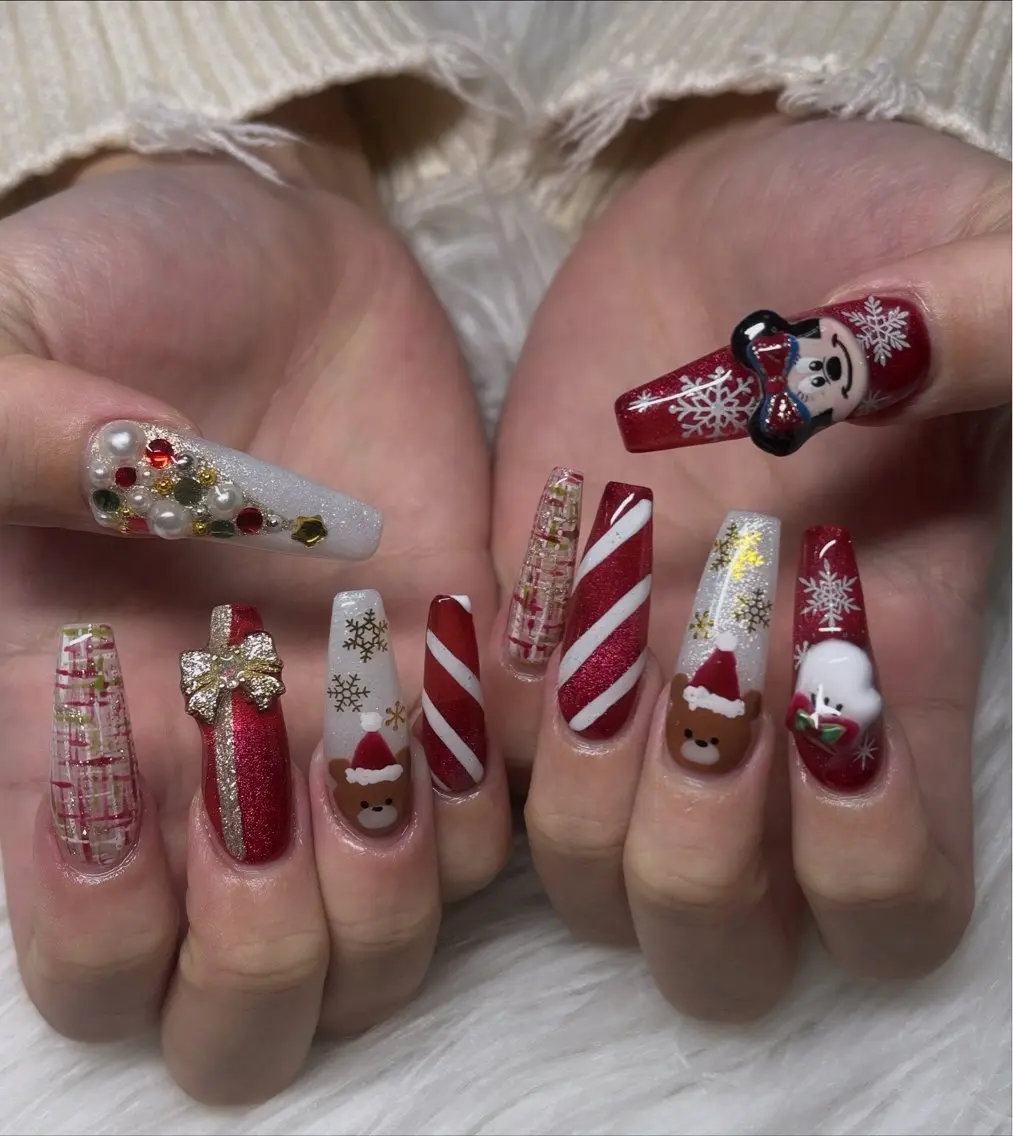 ネイル 冬ネイル クリスマス ハンドネイル Bitty ✮yuzukiのネイルデザイン