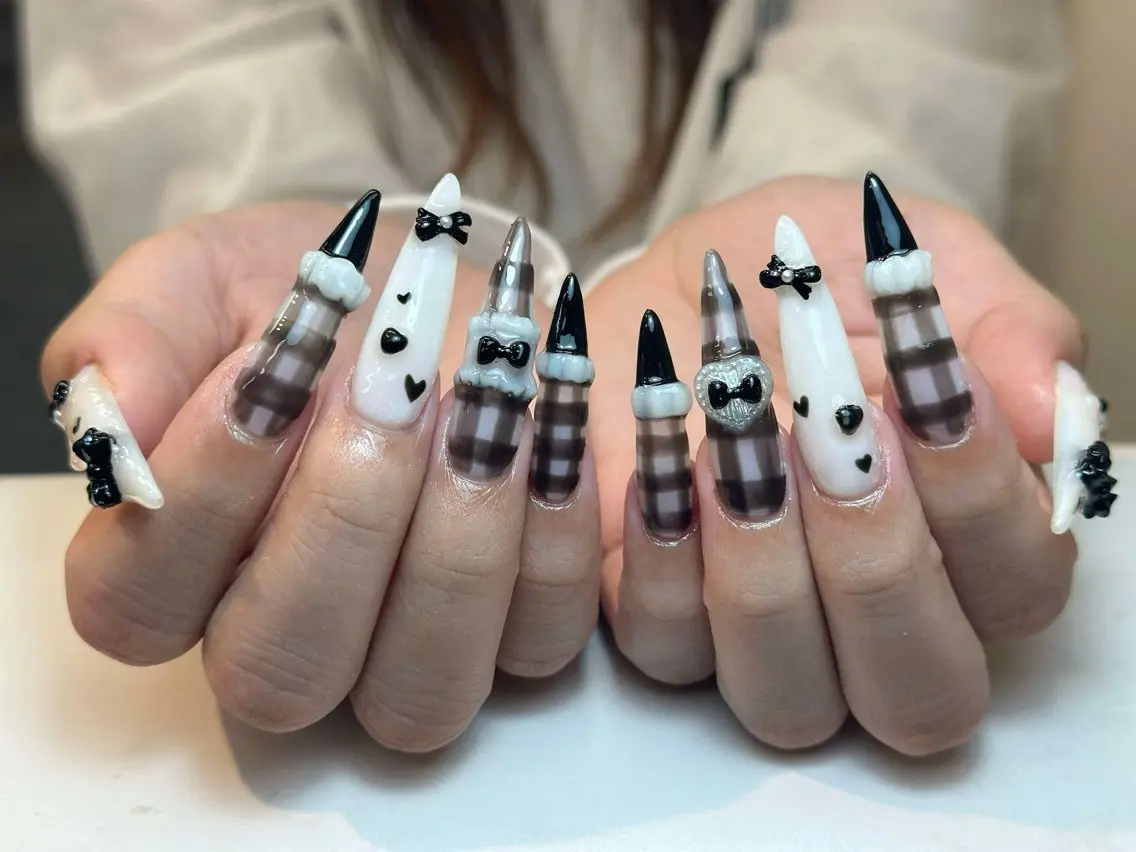 ネイル グラデーション キラキラネイル ワンカラーネイル 冬ネイル Jenn Nail Salonのネイルデザイン