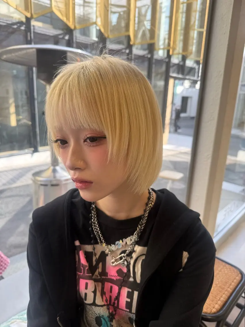 ショート カラー ブロンド ハイトーンカラー ボブ 顔まわりレイヤー レイヤーカット カット ヘアカラー 💎透明感カラー特化 💎TAISEIのヘアスタイル