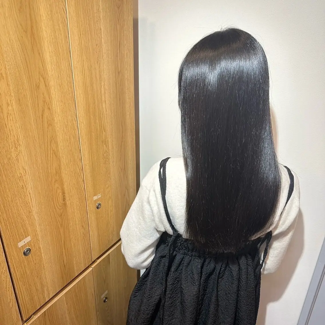 ロング 岡田 佳子のヘアスタイル