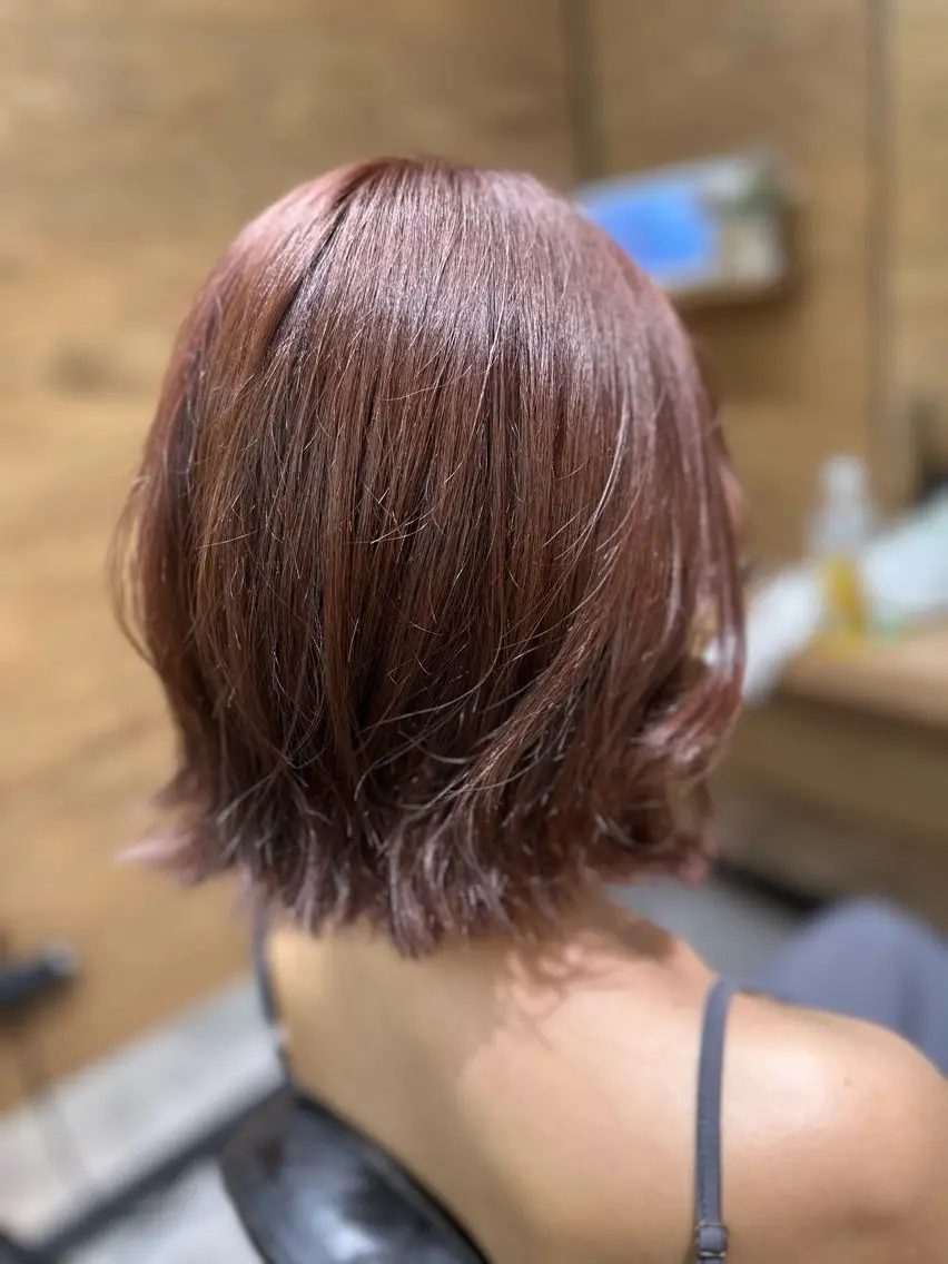 セミロング カラー ブリーチ ダブルカラー ピンクカラー ヘアカラー coupe ciseauxのヘアスタイル