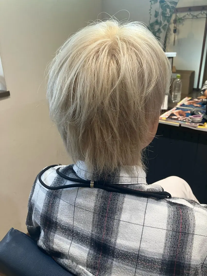 ショート カラー ブリーチ Ray hair 春日部のヘアスタイル