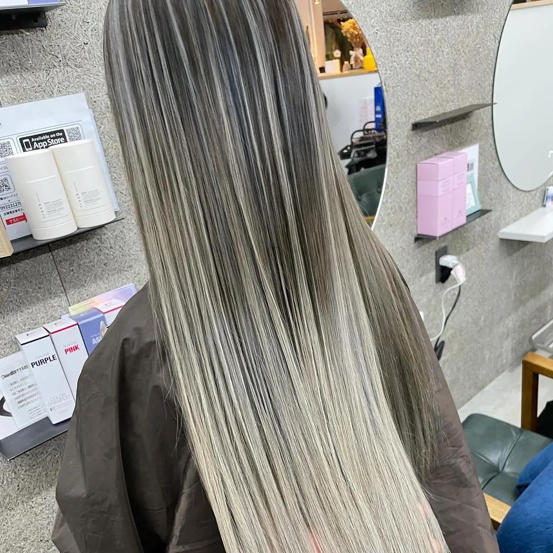 ロング カラー バレイヤージュ レイヤーカット ヘアカラー トリートメント Lull1人美容室 バレイヤージュのヘアスタイル