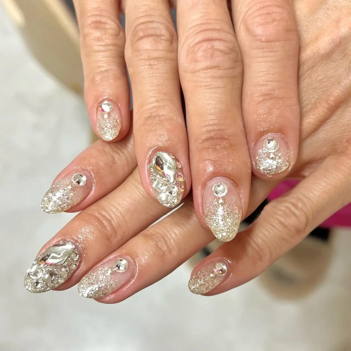 ネイル 長さ出し ジェルネイル キラキラネイル ラメ(グリッター) ニュアンスネイル One’Ness Nana🤍のネイルデザイン