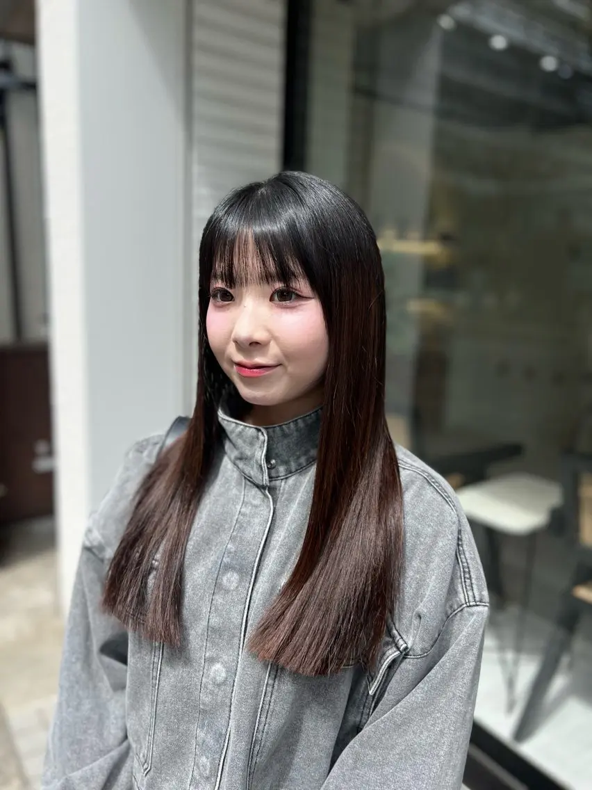 ロング Zina aimiのヘアスタイル