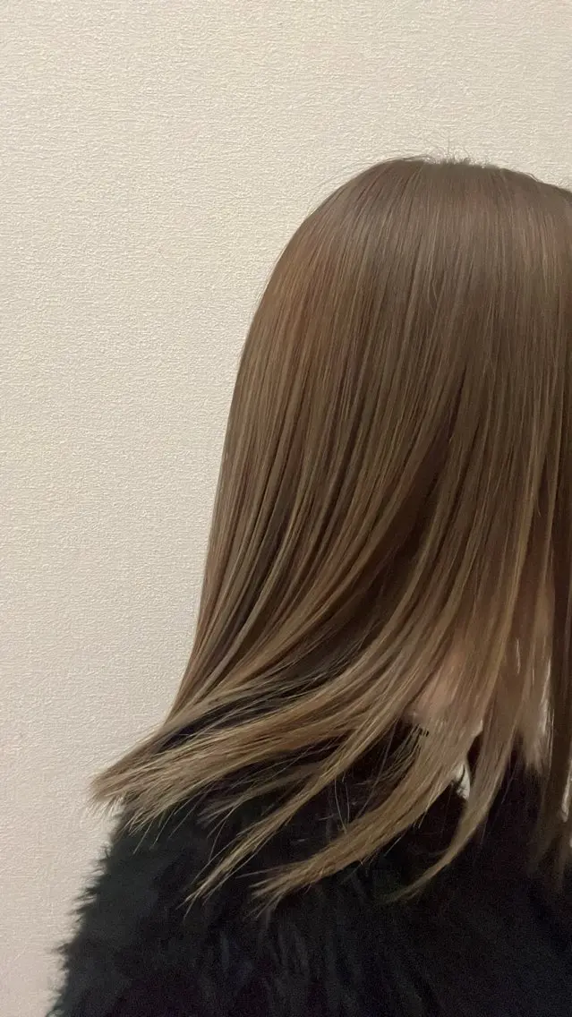 ミディアム yanagisako chihiroのヘアスタイル