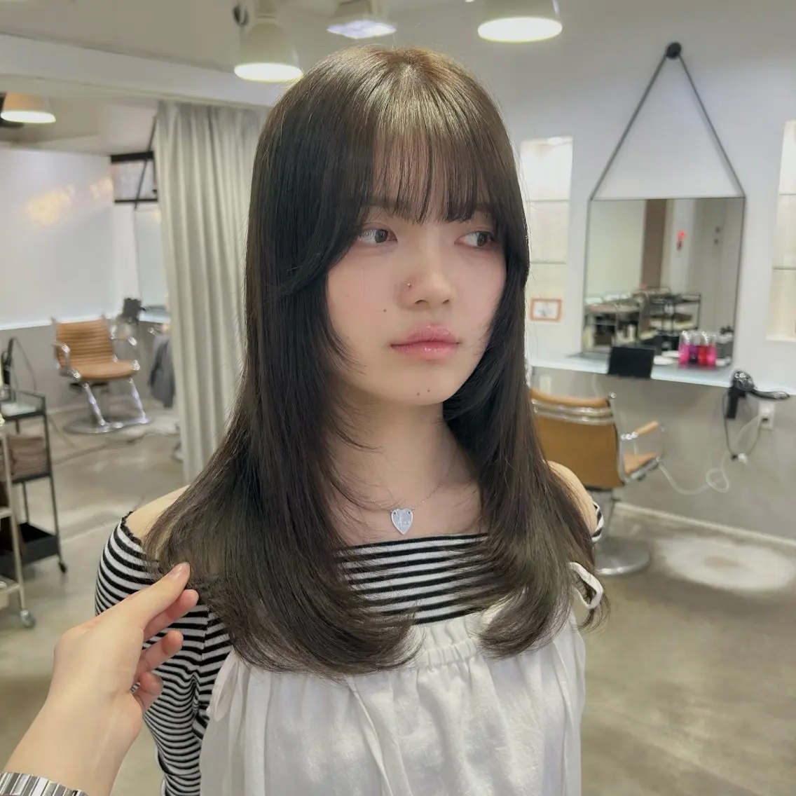セミロング カラー 透明感カラー グレージュ オリーブグレージュ オリーブグレー 🧣艶カラー・ヘア セット Chie🧸のヘアスタイル