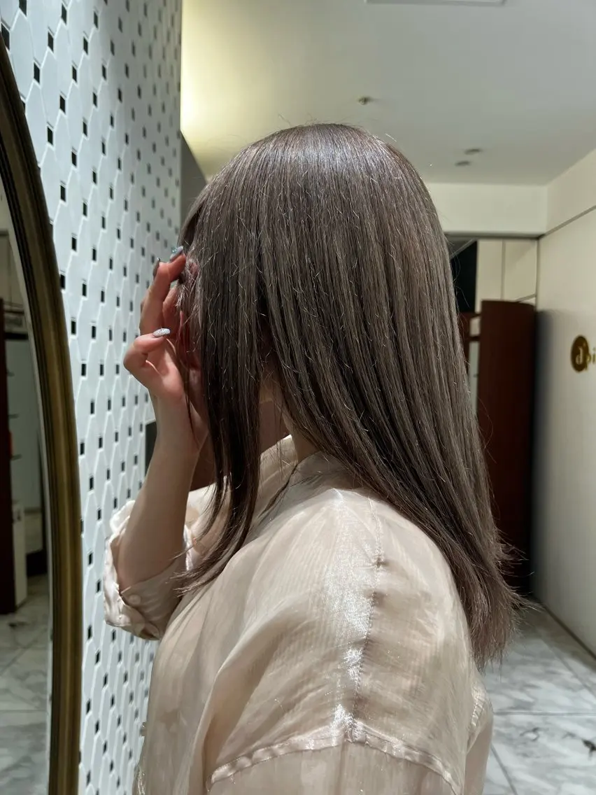 セミロング カラー アッシュ ベージュカラー ハイトーン特化🫧 Yuseiのヘアスタイル