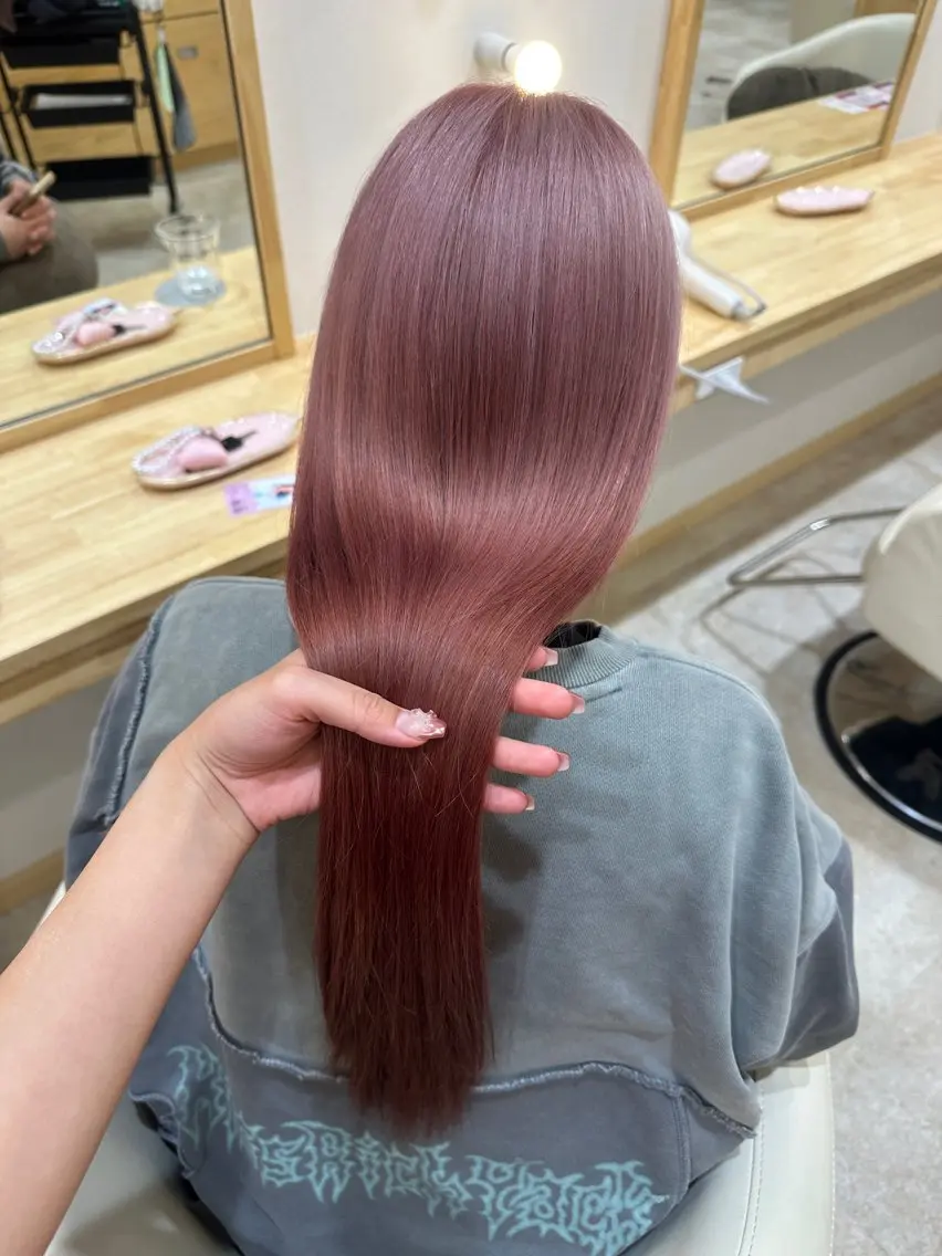 ロング カラー カット ヘアカラー 淡い暖色カラー🩰 girly ♡ ノアのヘアスタイル