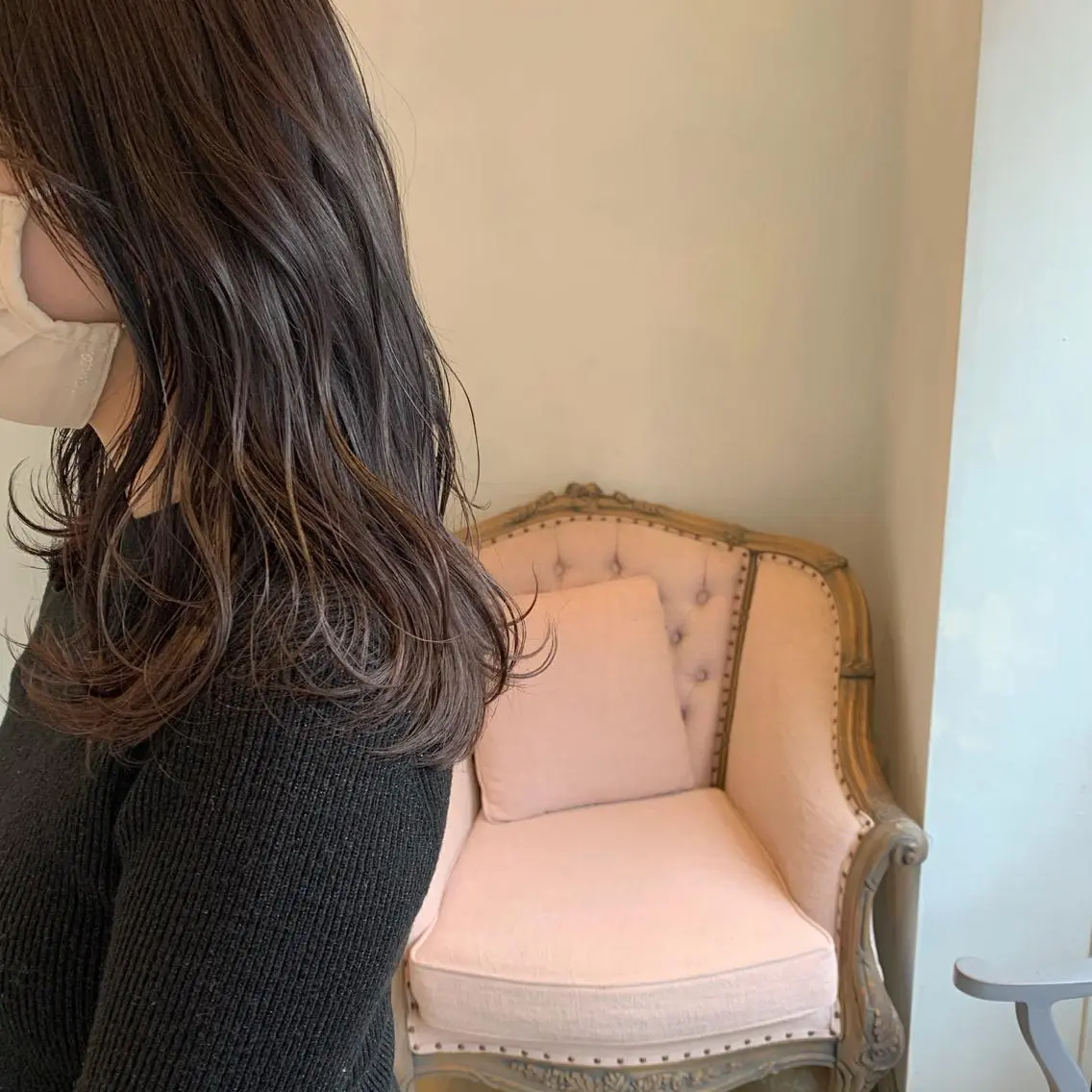 ロング カラー SAKINO ベージュカラーのヘアスタイル