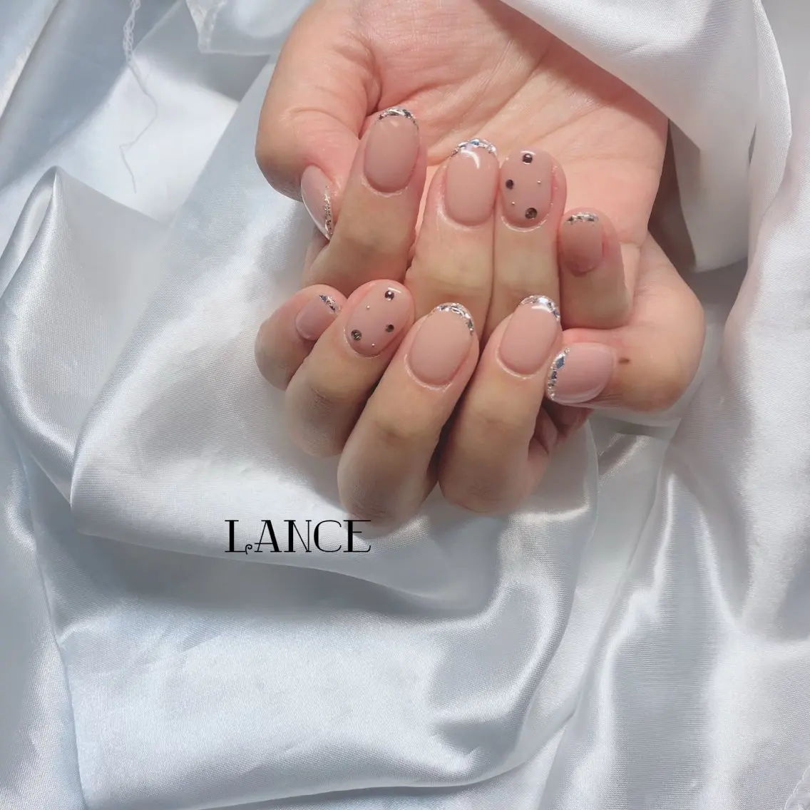 ネイル オーロラネイル フレンチネイル キラキラネイル ニュアンスネイル ピンク ハンドネイル Lance nailのネイルデザイン