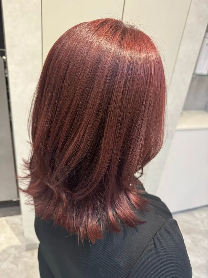 ミディアム カラー 透明感カラー レッドカラー ヘアカラー YUKA .のヘアスタイル