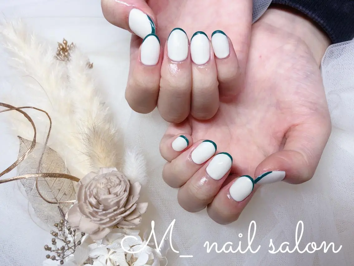 ネイル シンプルネイル M_ nail salonのネイルデザイン