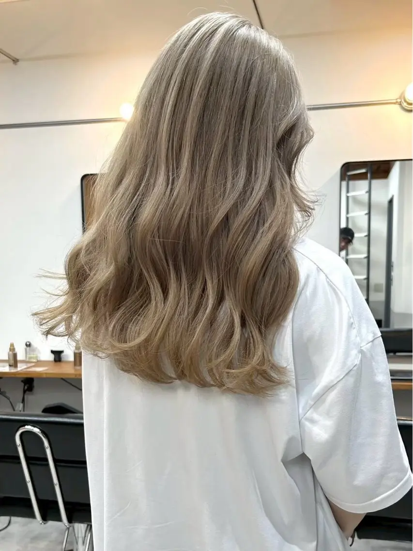ロング カラー LUCK ユナのヘアスタイル