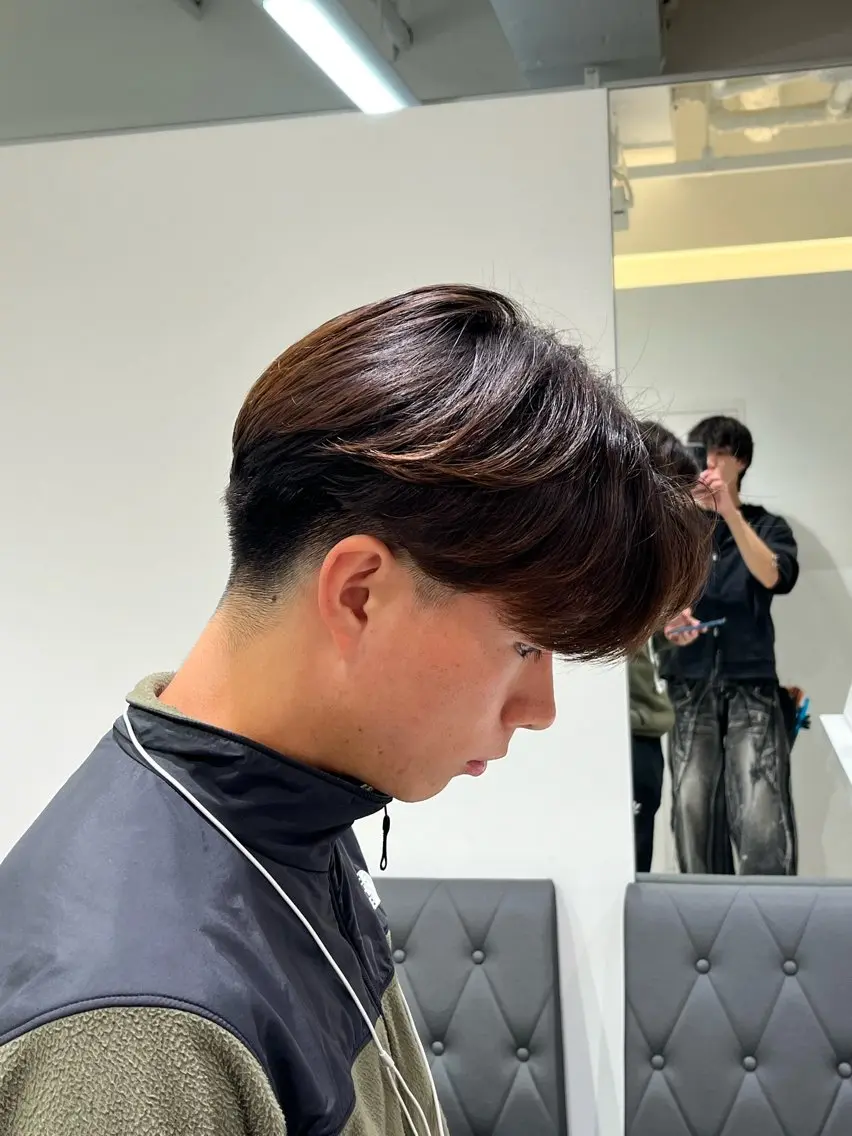 ショート カラー パーマ メンズ カット 【シャドウパーマ センターパート】義心のヘアスタイル