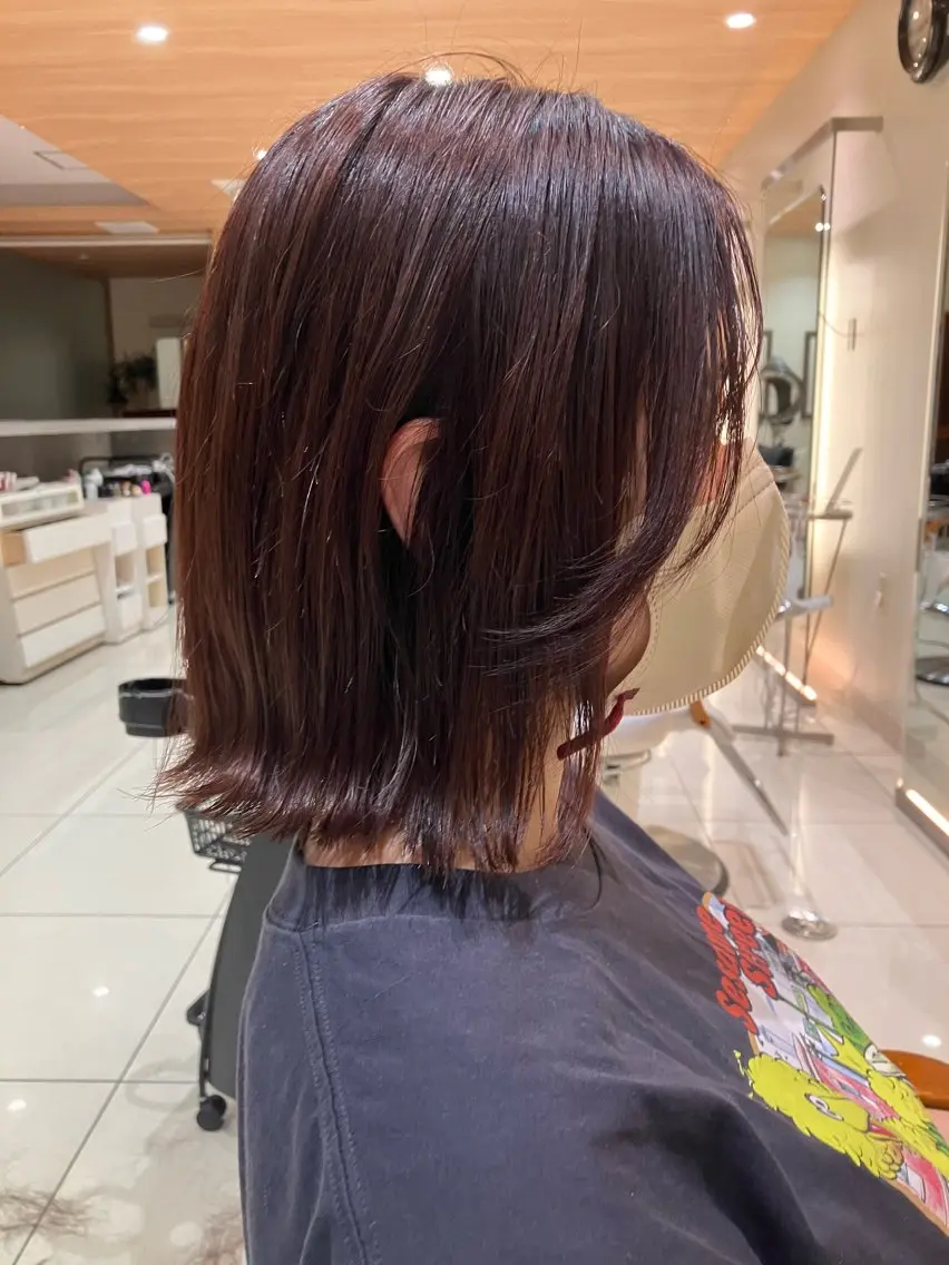 ショート カラー ボブ 顔周りカット レイヤーカット 横山 鈴名のヘアスタイル