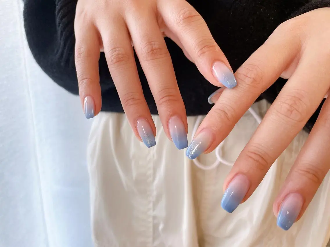 ネイル オーロラネイル フラワーネイル フットネイル フレンチネイル ジェルネイル mogunail &blowのネイルデザイン