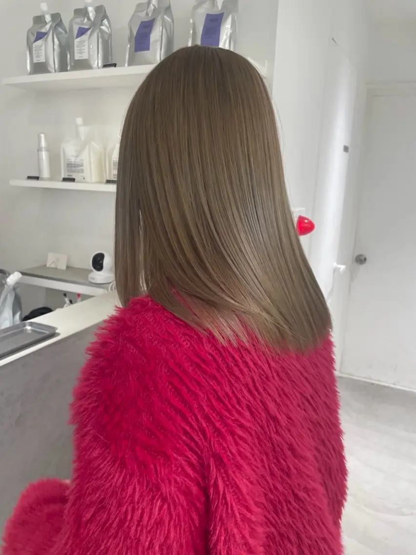 セミロング カラー ベージュカラー オリーブベージュ 小田 紗生 カラーモデル募集中のヘアスタイル