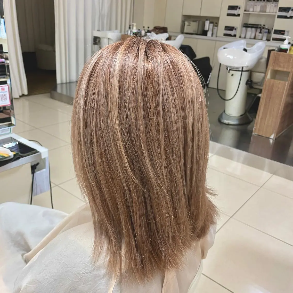 ミディアム ハイライト 齋藤 尋真のヘアスタイル