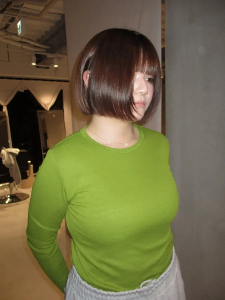ショート 顔周りカット マツイ モモノのヘアスタイル